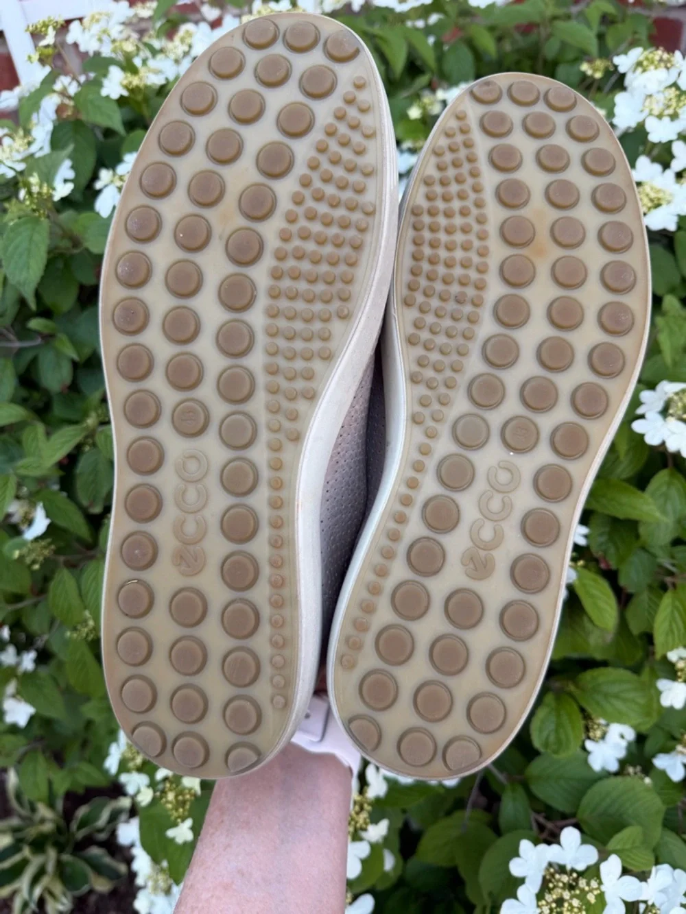 ECCO Men’s Taupe Leather Low Top Sneakers EU 43 US 9-9.5